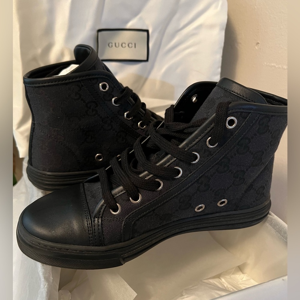 Gucci Black Monogram High Top Sneakers. ( GG Canvas & Leather )